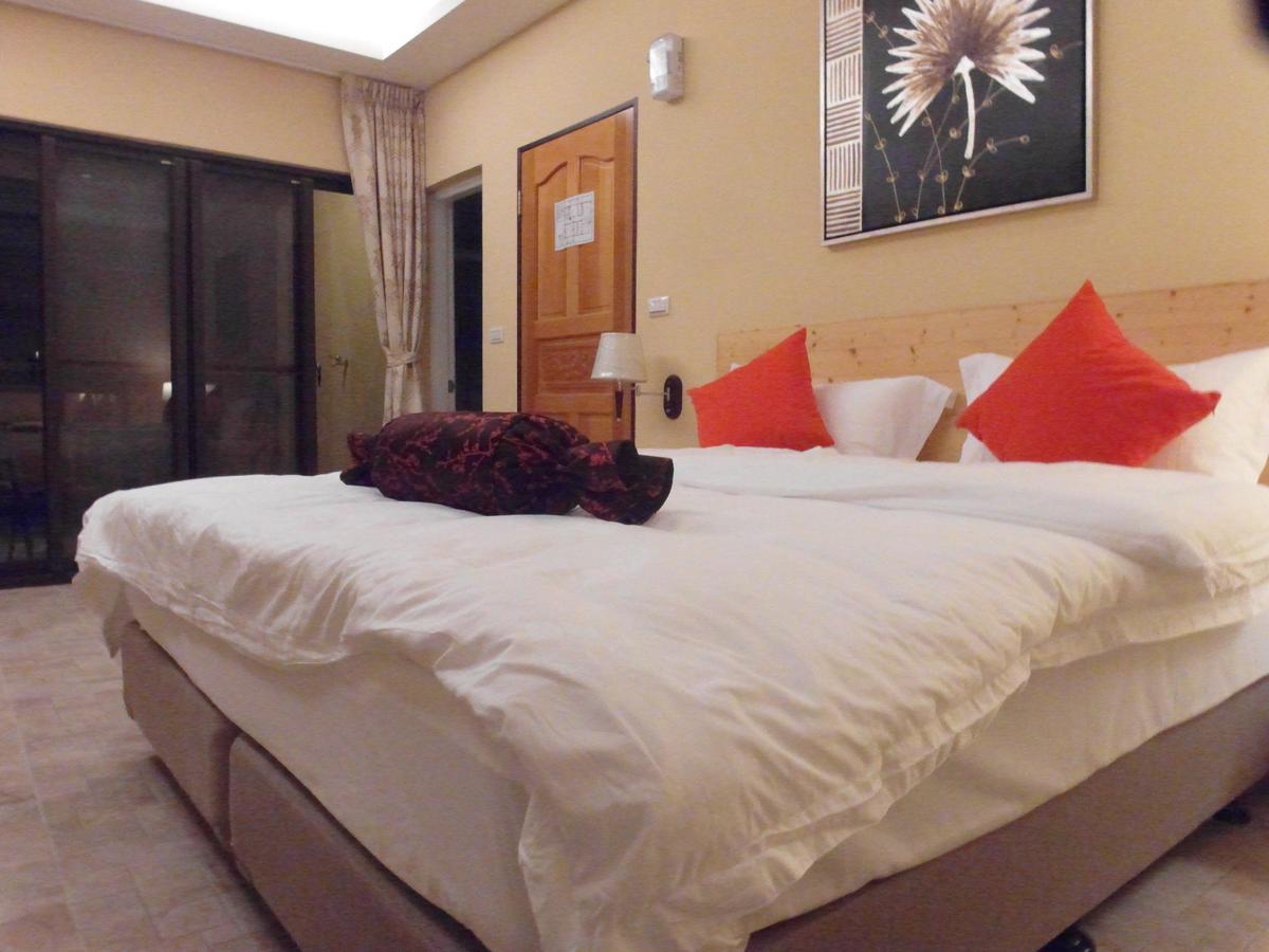 Wang Lao Ye B&B Цзиньху Экстерьер фото
