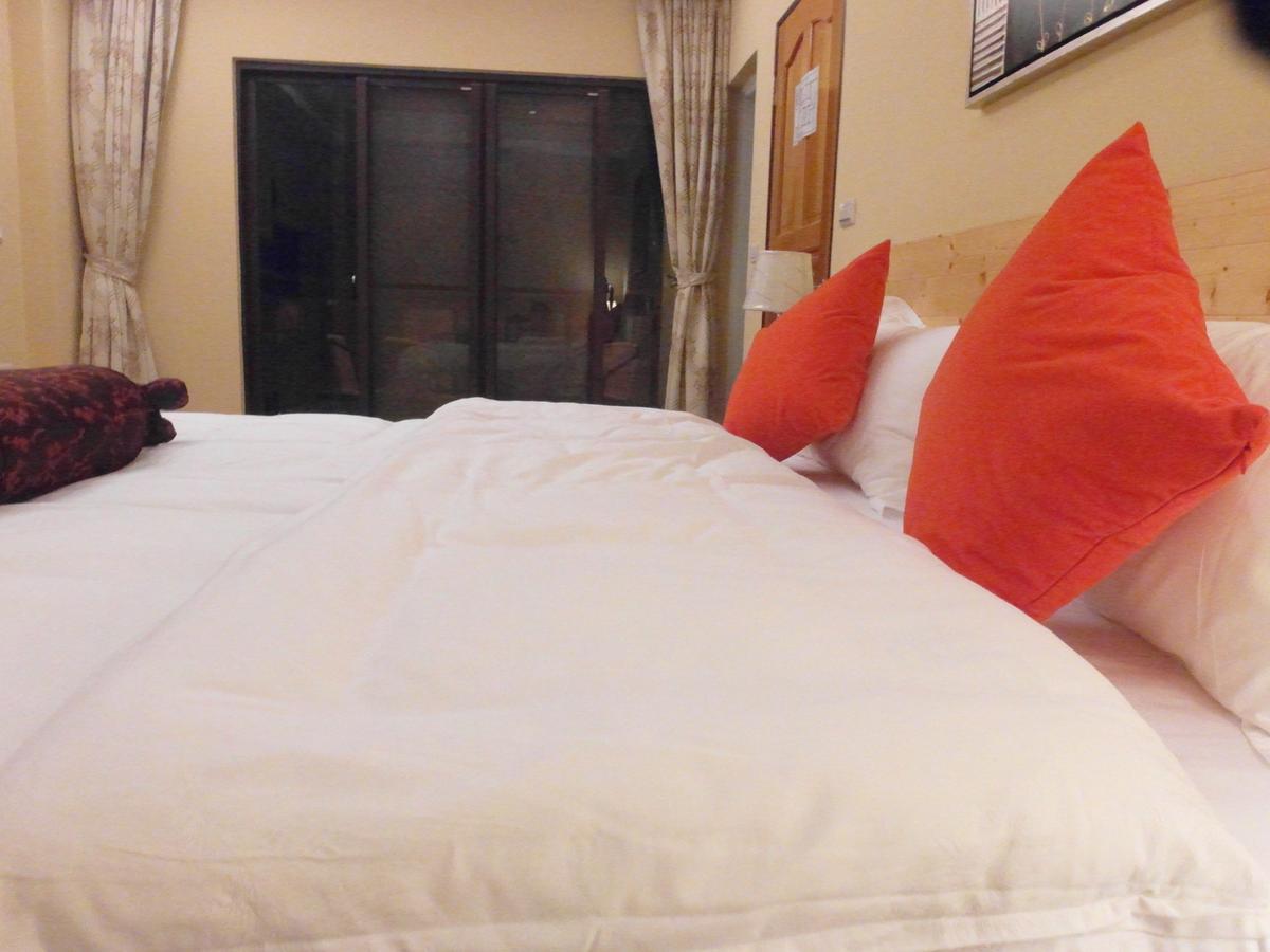 Wang Lao Ye B&B Цзиньху Экстерьер фото
